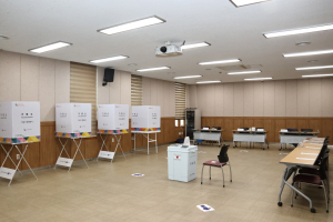 주낙영 경주시장, 투표소 현장 점검…“매뉴얼 철저하게 준수” 당부