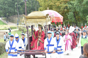 ‘선덕여왕 납시오’… 경주서 10월까지 매주 토‧일 행차 재현한다