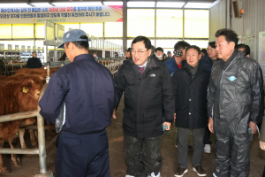 주낙영 경주시장, 한우농가 현장 방문…  애로사항 청취
