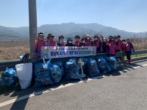 경주 황남동, APEC 성공 개최 기원 클린데이 실시… 지역 주민들과 함께 깨끗한 도시 만들기