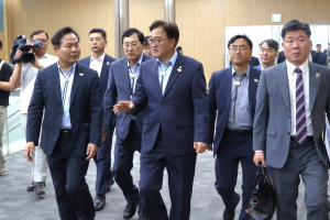 “경주가 대한민국의 창”… 우원식 의장, APEC 준비현장 방문